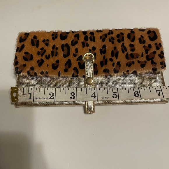 Make up bag bundle of 2- leopard print w/hot pink peace sign, gold cheetah print - Picture 9 of 12